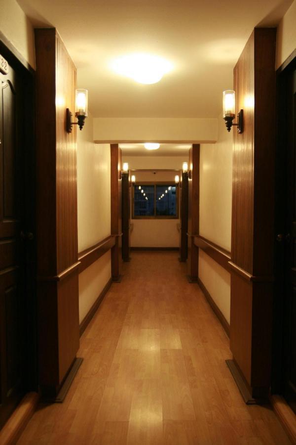 Pjr Chateau Bangkok Exterior photo